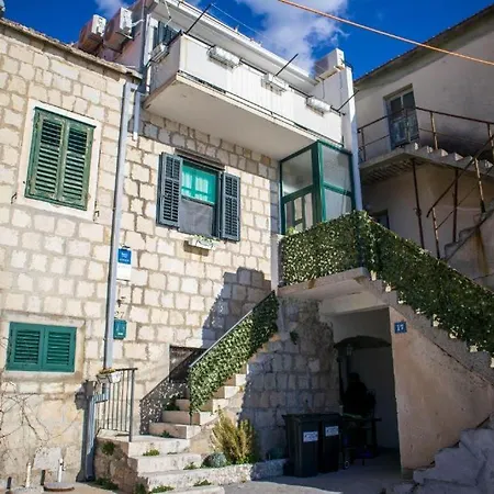 Apartment Zrinka *