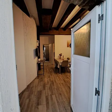Zrinka * Jesenice (Split-Dalmatia)